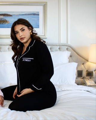 Black long sleeve pyjama set with soft-touch fabric, four-way stretch, elasticated drawstring waistband and 3D logo embroidery- INTIMISSY Luna Lounger