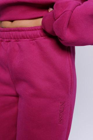 Signature Plush Straight Leg Sweatpants - Berry